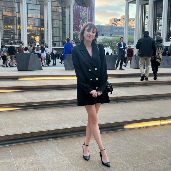 Meet your Posher, Emily - Picture 1 of 1